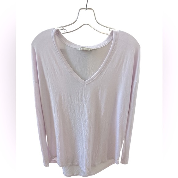 Athleta Cloudlight Relaxed Top in Simply Lilac Size Medium V Neck Long Sleeve - Picture 2 of 7